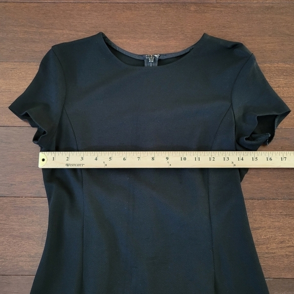 THEORY Black Jatinn K Oxford Knit Short Sleeve Sheath Dress Women's Size 00 - Picture 10 of 12